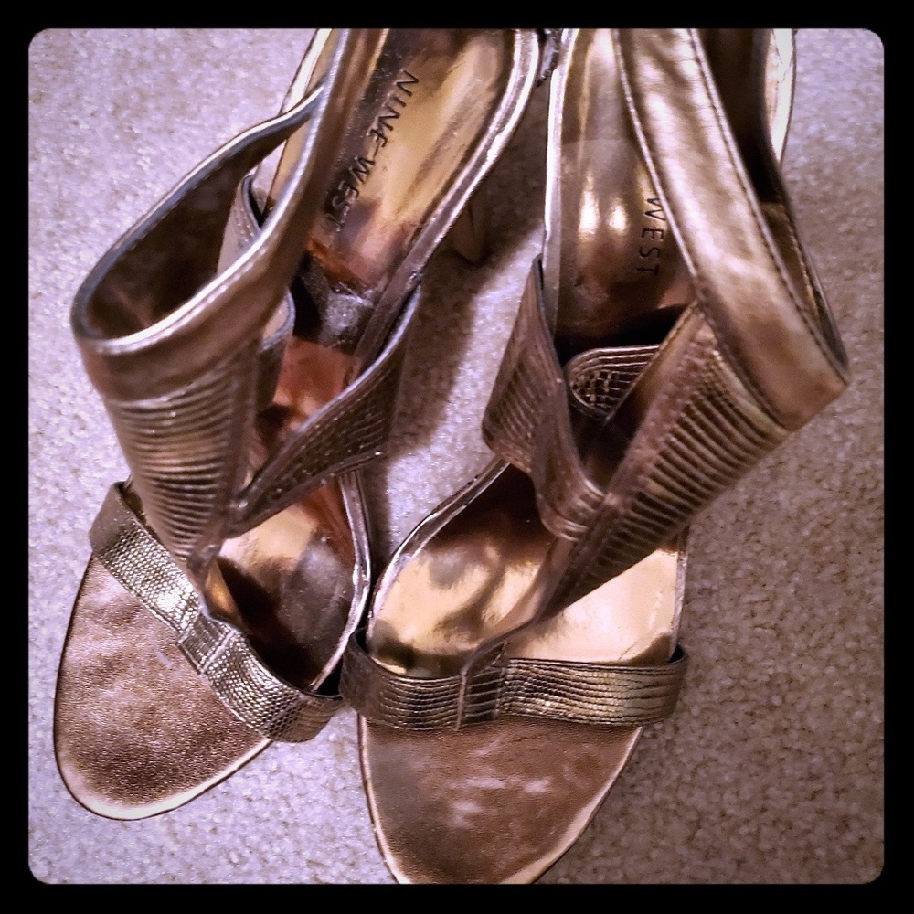Nine west leather gold sandals